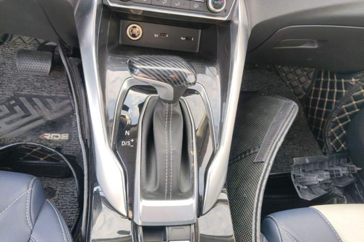 Used SAIC MAXUS G50 2019 1.5T Automatic Elite Edition China VI Standard Gear Lever