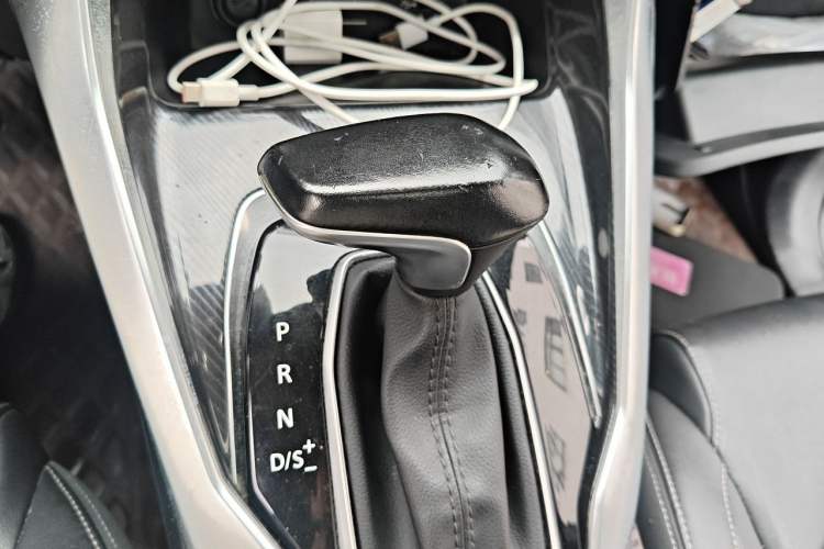 Used SAIC MAXUS G50 2019 1.5T First Edition Automatic Luxury Version 6 Seats Gear Lever