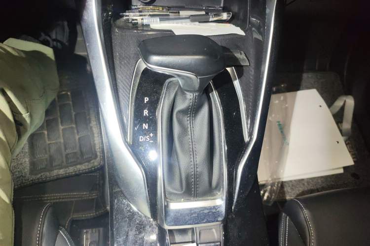 Used SAIC MAXUS G50 2019 1.5T Automatic Luxury Edition China VI Standard Gear Lever