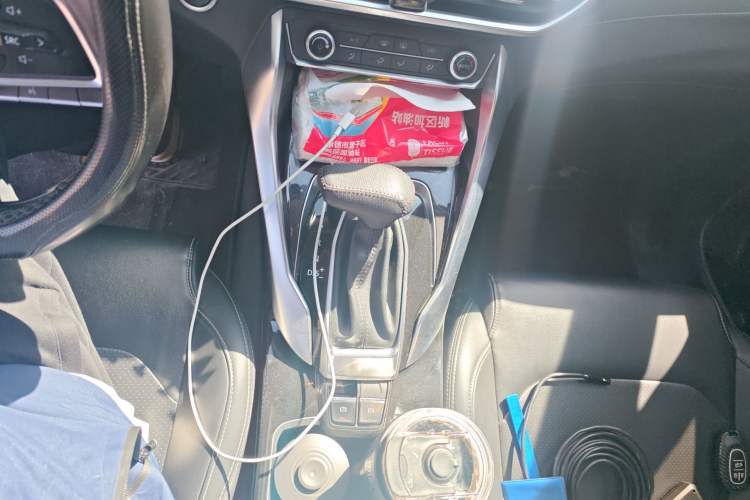 Used SAIC MAXUS G50 2019 1.5T Automatic Elite Edition China VI Standard Gear Lever