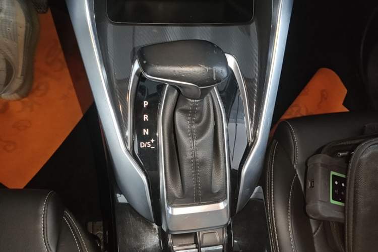Used SAIC MAXUS G50 2019 1.5T Automatic Elite Edition China VI Standard Gear Lever