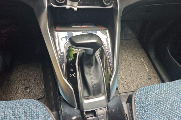 Used SAIC MAXUS G50 2019 1.5T Automatic Luxury Edition China V Standard Gear Lever