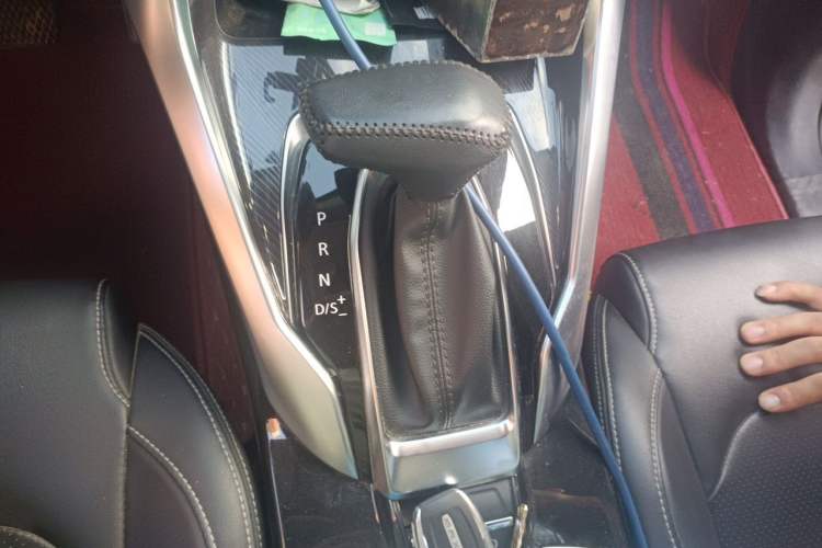 Used SAIC MAXUS G50 2019 1.5T Automatic Luxury Edition China VI Standard Gear Lever