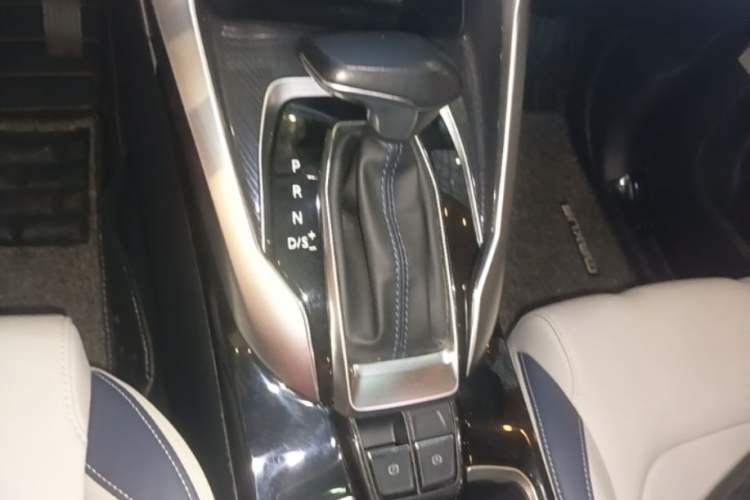 Used SAIC MAXUS G50 2019 1.5T Automatic Elite Edition China VI Standard Gear Lever