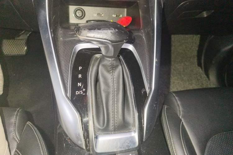 Used SAIC MAXUS G50 2019 1.5T Automatic Luxury Edition China V Standard Gear Lever