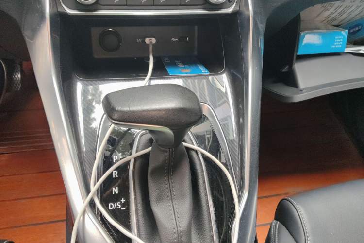 Used SAIC MAXUS G50 2019 1.5T Automatic Elite Edition China VI Standard Gear Lever