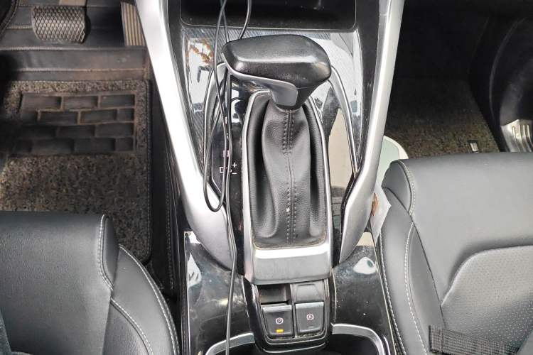 Used SAIC MAXUS G50 2019 1.5T Automatic Luxury Edition China V Standard Gear Lever
