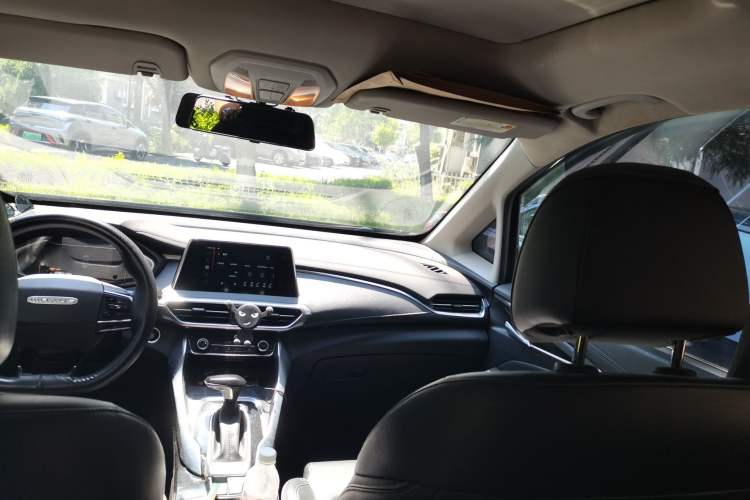 Used SAIC MAXUS G50 2019 1.5T Automatic Elite Edition China VI Standard Headliner