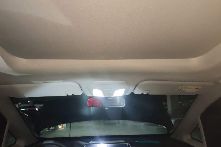 Used SAIC MAXUS G50 2019 1.5T Automatic Luxury Edition China VI Standard Headliner