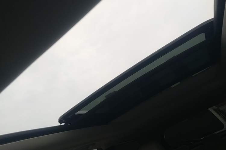 Used SAIC MAXUS G50 2019 1.5T Automatic Luxury Edition China VI Standard Headliner