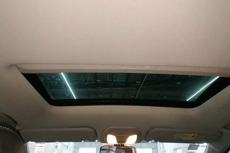 Used SAIC MAXUS G50 2019 1.5T Automatic Elite Edition China VI Standard Headliner