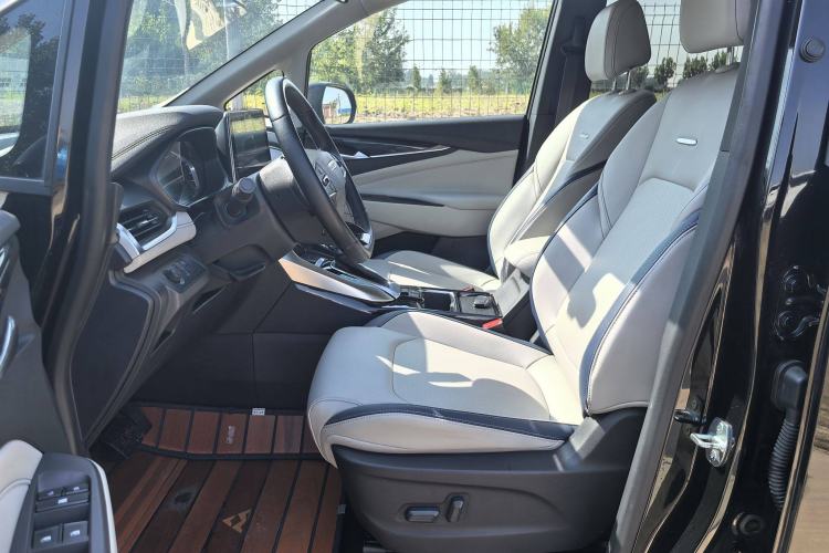 Used SAIC MAXUS G50 2019 1.5T Automatic Luxury Edition China VI Standard Interior 1