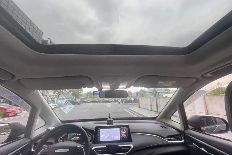 Used SAIC MAXUS G50 2019 1.5T Automatic Luxury Edition China VI Standard Interior 3