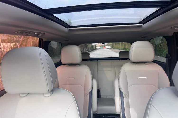 Used SAIC MAXUS G50 2019 1.5T Automatic Elite Edition China VI Standard Interior 3