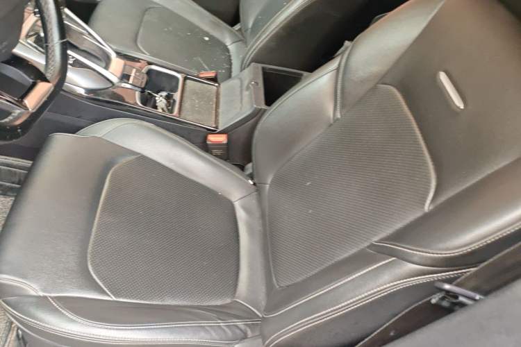 Used SAIC MAXUS G50 2019 1.5T Automatic Elite Edition China VI Standard Left Front Seat