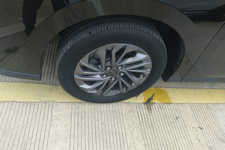Used SAIC MAXUS G50 2019 1.5T Automatic Luxury Edition China VI Standard Left Front Wheel Hub