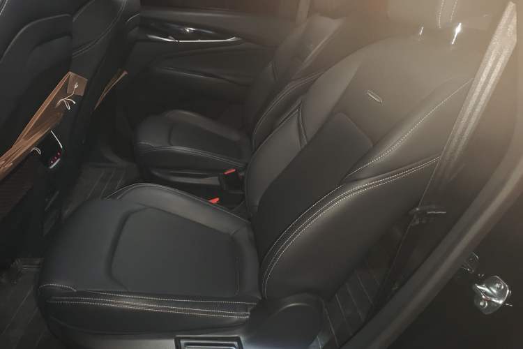 Used SAIC MAXUS G50 2019 1.5T Automatic Luxury Edition China VI Standard Left Rear Seat