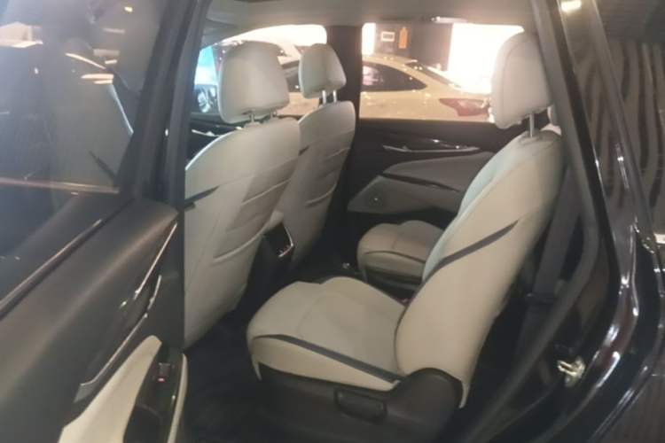 Used SAIC MAXUS G50 2019 1.5T Automatic Elite Edition China VI Standard Left Rear Seat