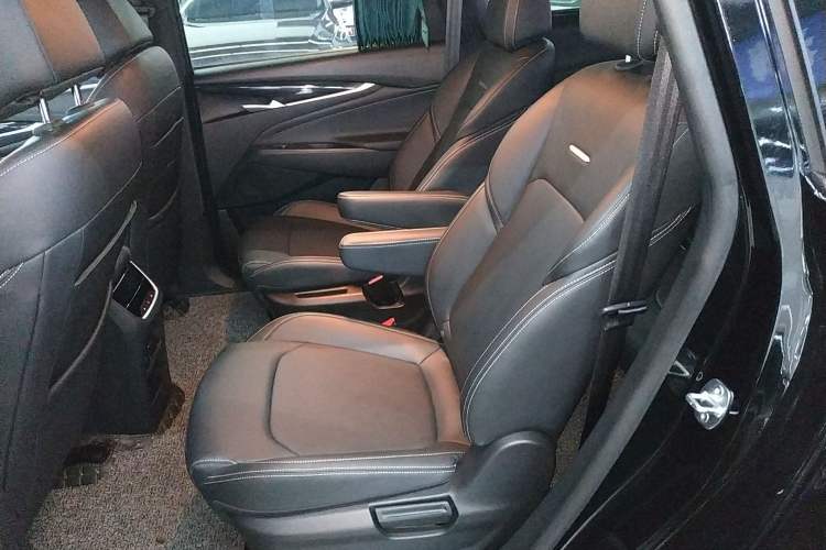 Used SAIC MAXUS G50 2019 1.5T Automatic Elite Edition China VI Standard Left Rear Seat