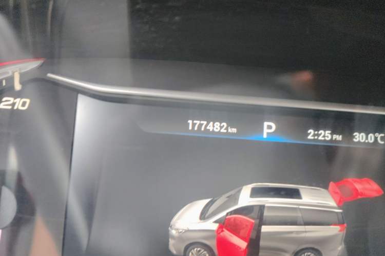 Used SAIC MAXUS G50 2019 1.5T First Edition Automatic Luxury Version 7 Seats Odometer Close Up