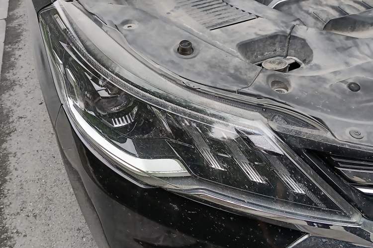 Used SAIC MAXUS G50 2019 1.5T Automatic Elite Edition China VI Standard Right Front Headlight