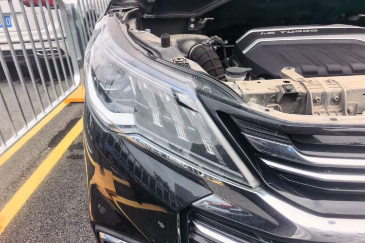 Used SAIC MAXUS G50 2019 1.5T Automatic Luxury Edition China VI Standard Right Front Headlight