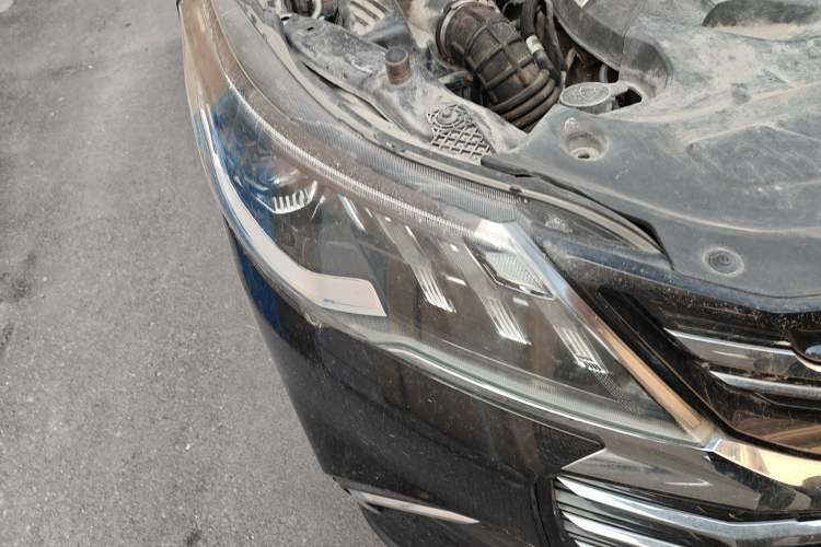 Used SAIC MAXUS G50 2019 1.5T Automatic Elite Edition China V Standard Right Front Headlight