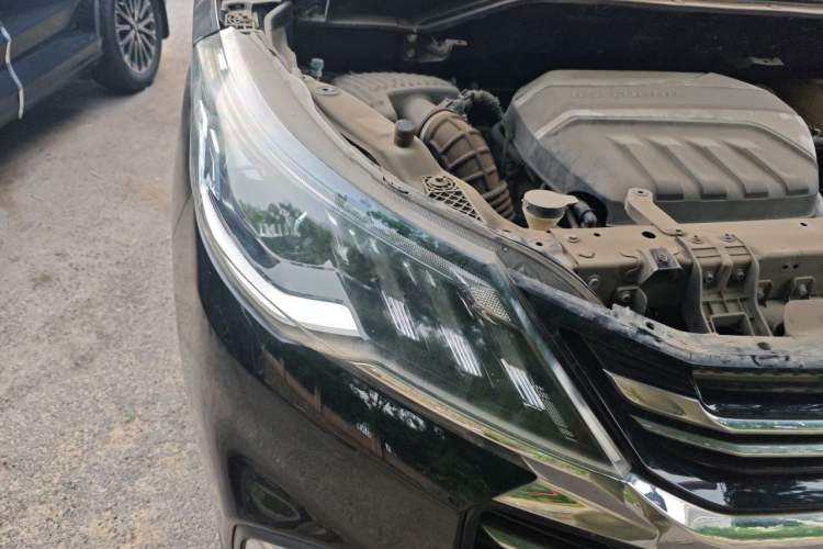 Used SAIC MAXUS G50 2019 1.5T First Edition Automatic Luxury Version 6 Seats Right Front Headlight