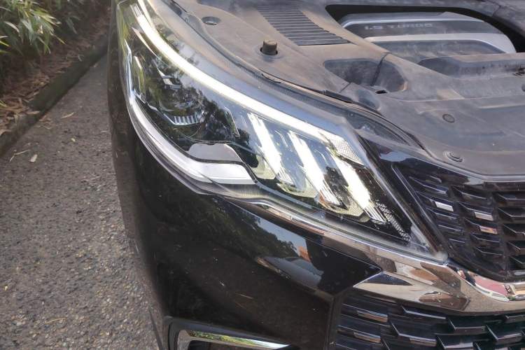 Used SAIC MAXUS G50 2019 1.5T First Edition Automatic Luxury Version 7 Seats Right Front Headlight