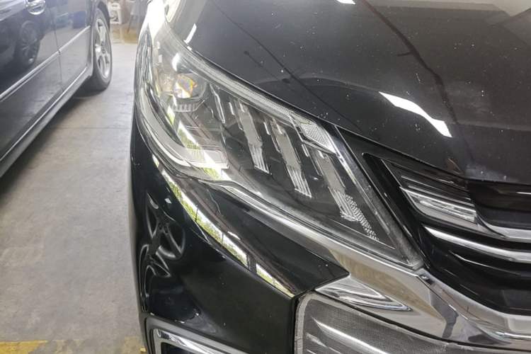 Used SAIC MAXUS G50 2019 1.5T Automatic Elite Edition China VI Standard Right Front Headlight