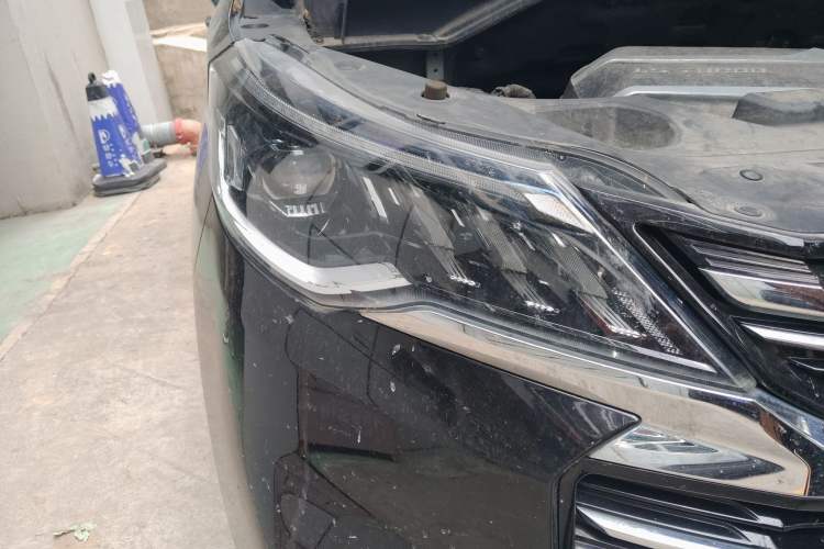 Used SAIC MAXUS G50 2019 1.5T Automatic Elite Edition China VI Standard Right Front Headlight