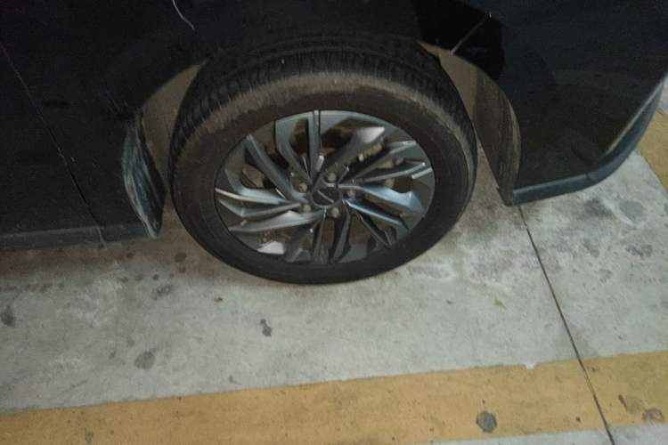 Used SAIC MAXUS G50 2019 1.5T First Edition Automatic Luxury Version 7 Seats Right Front Wheel Hub