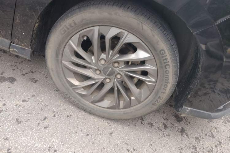 Used SAIC MAXUS G50 2019 1.5T First Edition Automatic Luxury Version 7 Seats Right Front Wheel Hub