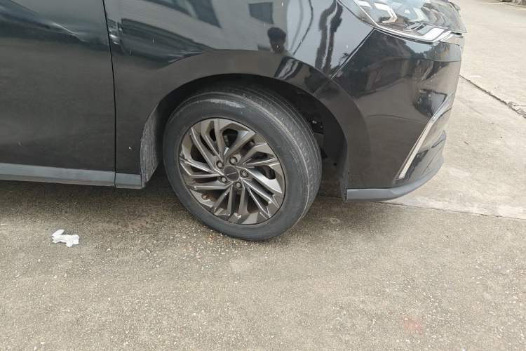 Used SAIC MAXUS G50 2019 1.5T First Edition Automatic Luxury Version 6 Seats Right Front Wheel Hub