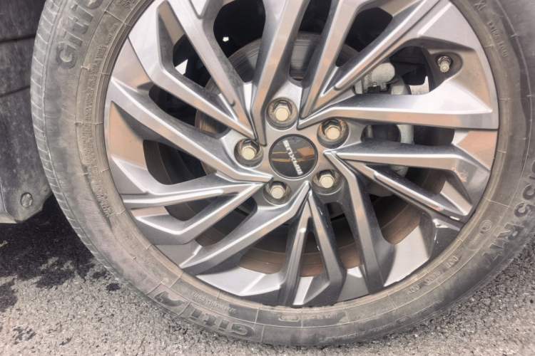 Used SAIC MAXUS G50 2019 1.5T Automatic Luxury Edition China VI Standard Right Front Wheel Hub