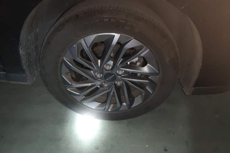 Used SAIC MAXUS G50 2019 1.5T Automatic Luxury Edition China VI Standard Right Front Wheel Hub