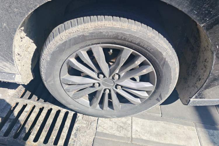 Used SAIC MAXUS G50 2019 1.5T Automatic Elite Edition China VI Standard Right Front Wheel Hub