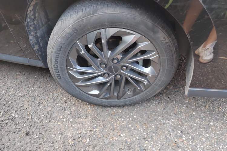Used SAIC MAXUS G50 2019 1.5T First Edition Automatic Luxury Version 7 Seats Right Front Wheel Hub