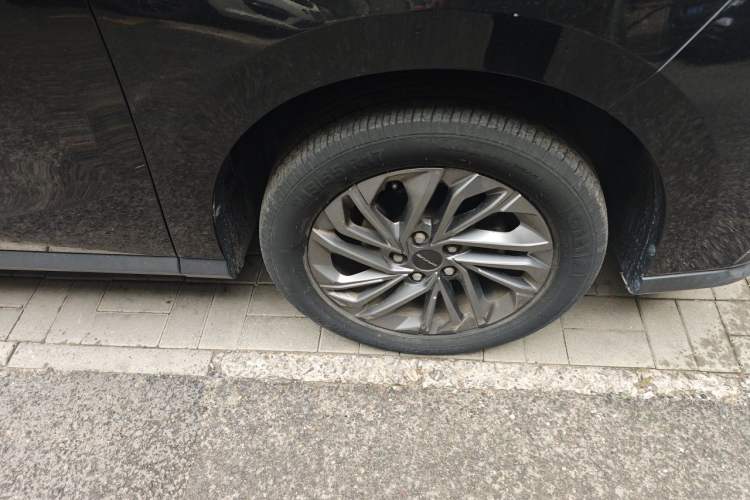 Used SAIC MAXUS G50 2019 1.5T Automatic Luxury Edition China V Standard Right Front Wheel Hub