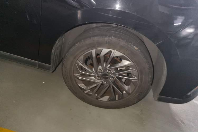 Used SAIC MAXUS G50 2019 1.5T Automatic Luxury Edition China V Standard Right Front Wheel Hub