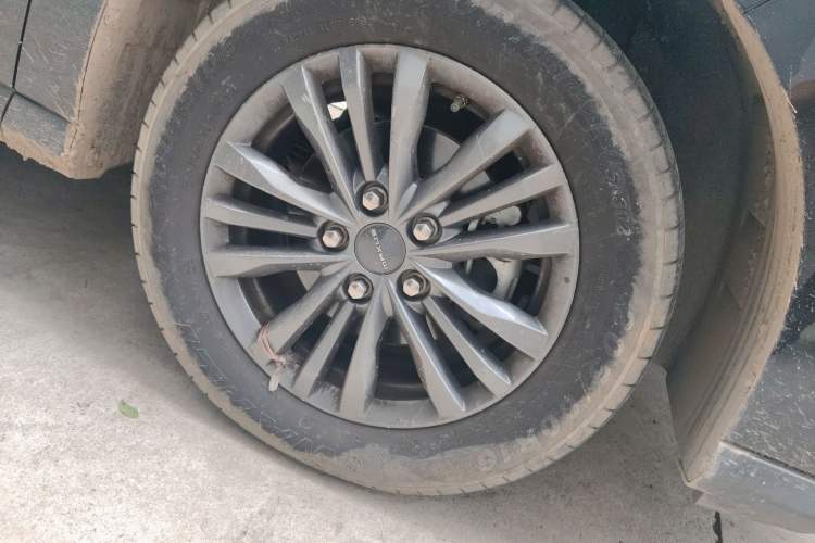 Used SAIC MAXUS G50 2019 1.5T Automatic Elite Edition China VI Standard Right Front Wheel Hub