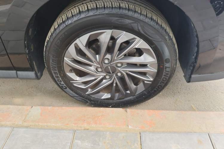 Used SAIC MAXUS G50 2019 1.5T First Edition Automatic Luxury Version 6 Seats Right Front Wheel Hub