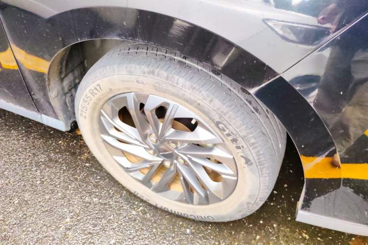 Used SAIC MAXUS G50 2019 1.5T First Edition Automatic Luxury Version 7 Seats Right Front Wheel Hub