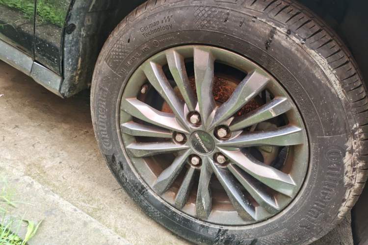 Used SAIC MAXUS G50 2019 1.5T Automatic Elite Edition China VI Standard Right Front Wheel Hub