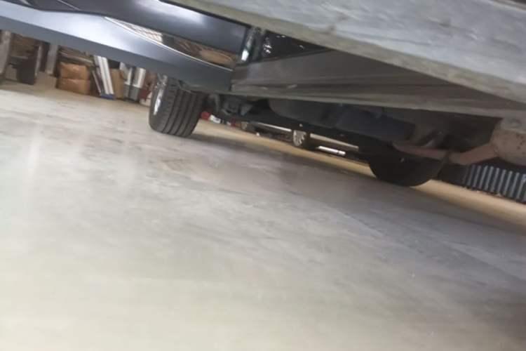 Used SAIC MAXUS G50 2019 1.5T Automatic Elite Edition China VI Standard Right Side Sill