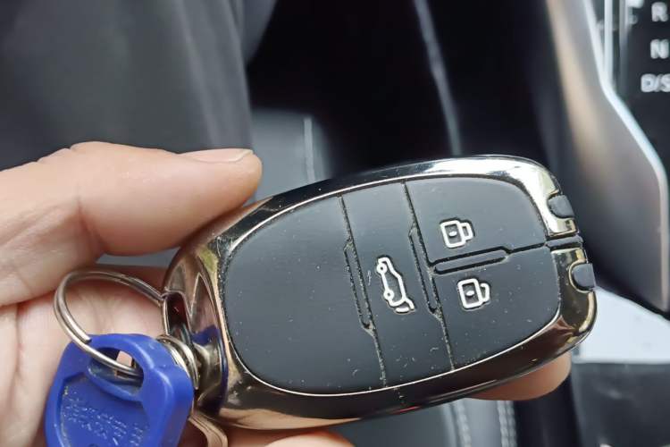 Used SAIC MAXUS G50 2019 1.5T Automatic Elite Edition China VI Standard Vehicle Key
