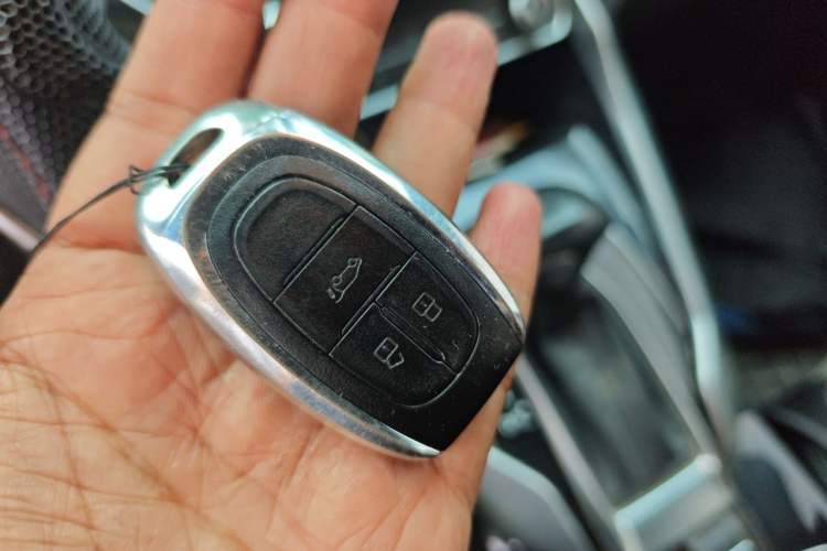 Used SAIC MAXUS G50 2019 1.5T First Edition Automatic Luxury Version 6 Seats Vehicle Key