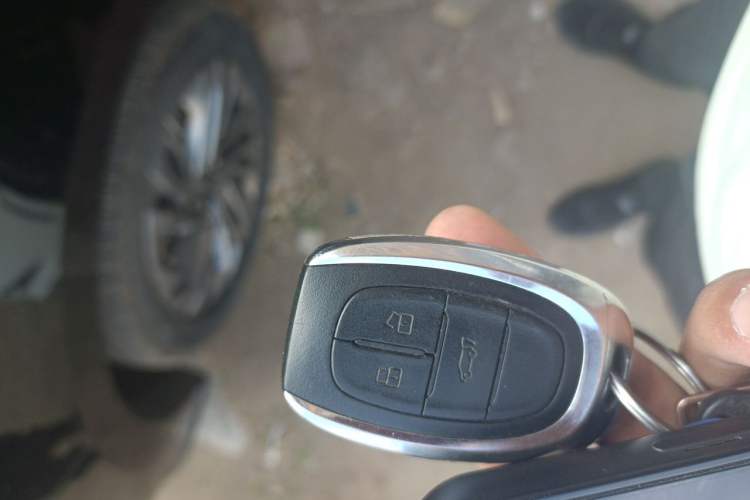 Used SAIC MAXUS G50 2019 1.5T Automatic Luxury Edition China VI Standard Vehicle Key