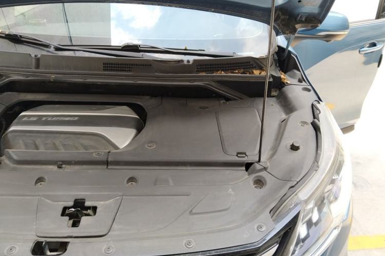 Used SAIC MAXUS G50 2019 1.5T Automatic Luxury Edition China V Standard Engine Bay Left
