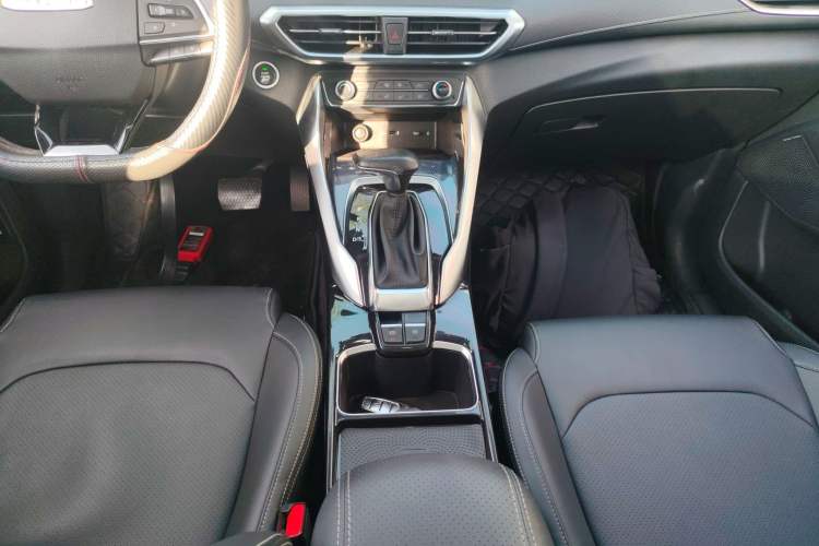 Used SAIC MAXUS G50 2019 1.5T Automatic Luxury Edition China VI Standard Gear Lever